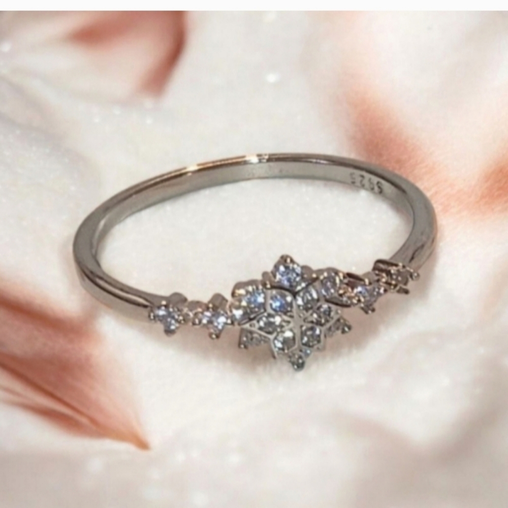925 Sterling Silver Women's Ring - Picture 11 of 11